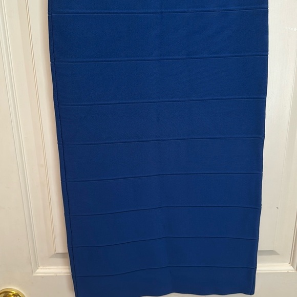 BCBGMAXAZRIA Leger NWT Elegant royal Blue Pencil Skirt - Picture 2 of 8